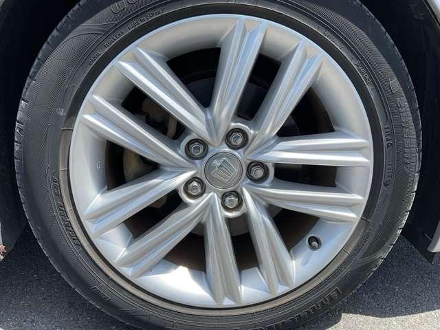 クラウンハイブリッド ハイブリッド　２．５　Ｓ　自社　ローン　信用回復ローン　純正ナビ　フルセグＴＶ　Ｂｌｕｅｔｏｏｔｈ　　バックカメラ　クリアランスソナー　レーダークルーズ　衝突軽減ブレーキ　パワーシート　オートリトラミラー　ＨＩＤヘッドライト（16枚目）