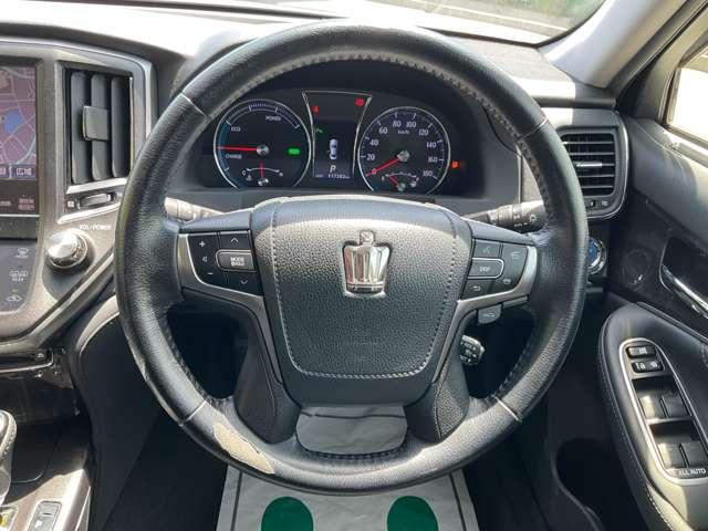 クラウンハイブリッド ハイブリッド　２．５　Ｓ　自社　ローン　信用回復ローン　純正ナビ　フルセグＴＶ　Ｂｌｕｅｔｏｏｔｈ　　バックカメラ　クリアランスソナー　レーダークルーズ　衝突軽減ブレーキ　パワーシート　オートリトラミラー　ＨＩＤヘッドライト（27枚目）