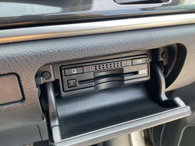 クラウンハイブリッド ハイブリッド　２．５　Ｓ　自社　ローン　信用回復ローン　純正ナビ　フルセグＴＶ　Ｂｌｕｅｔｏｏｔｈ　　バックカメラ　クリアランスソナー　レーダークルーズ　衝突軽減ブレーキ　パワーシート　オートリトラミラー　ＨＩＤヘッドライト（35枚目）