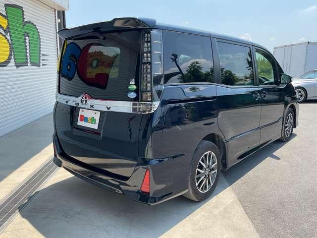 ヴォクシー ＺＳ　純正ナビゲーション・両側パワースライドドア・ＬＥＤヘッドライト・ロールサンシェイド・自社　ローン　信用回復ローン（5枚目）