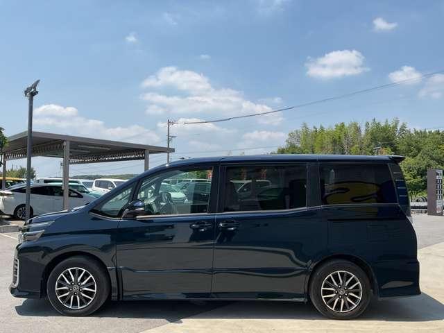 ヴォクシー ＺＳ　純正ナビゲーション・両側パワースライドドア・ＬＥＤヘッドライト・ロールサンシェイド・自社　ローン　信用回復ローン（16枚目）