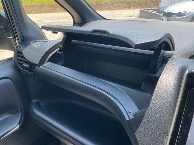 ヴォクシー ＺＳ　純正ナビゲーション・両側パワースライドドア・ＬＥＤヘッドライト・ロールサンシェイド・自社　ローン　信用回復ローン（39枚目）