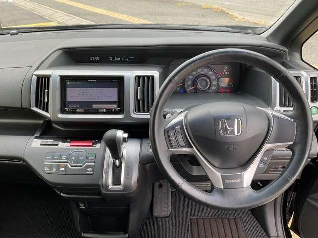 ステップワゴン ２．０　スパーダ　Ｚ　両側パワースライドドア・ＨＩＤヘッドライト・フリップダウンモニタ・純正アルミホイール・自社　ローン（3枚目）