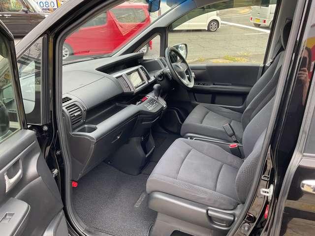 ステップワゴン ２．０　スパーダ　Ｚ　両側パワースライドドア・ＨＩＤヘッドライト・フリップダウンモニタ・純正アルミホイール・自社　ローン（26枚目）