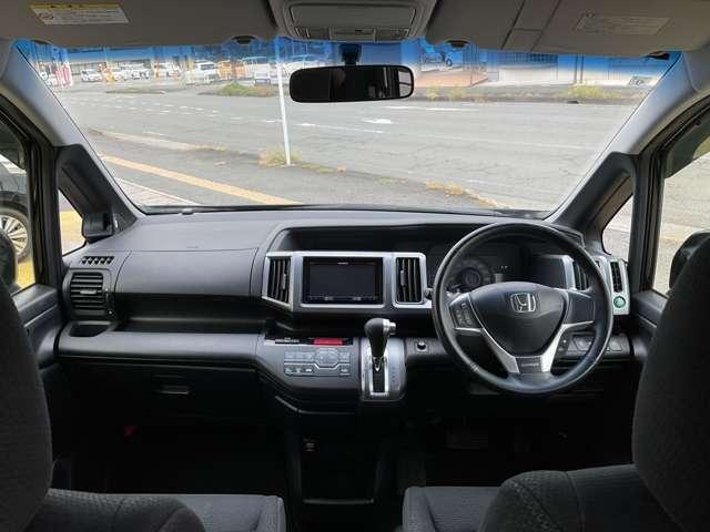 ステップワゴン ２．０　スパーダ　Ｚ　両側パワースライドドア・ＨＩＤヘッドライト・フリップダウンモニタ・純正アルミホイール・自社　ローン（28枚目）