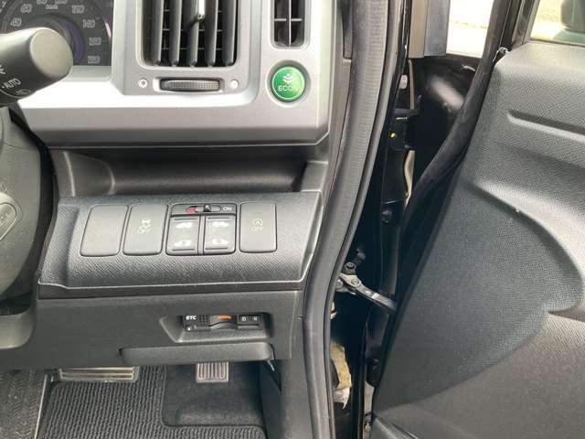 ステップワゴン ２．０　スパーダ　Ｚ　両側パワースライドドア・ＨＩＤヘッドライト・フリップダウンモニタ・純正アルミホイール・自社　ローン（33枚目）