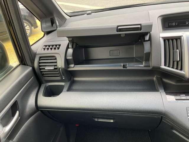 ステップワゴン ２．０　スパーダ　Ｚ　両側パワースライドドア・ＨＩＤヘッドライト・フリップダウンモニタ・純正アルミホイール・自社　ローン（35枚目）