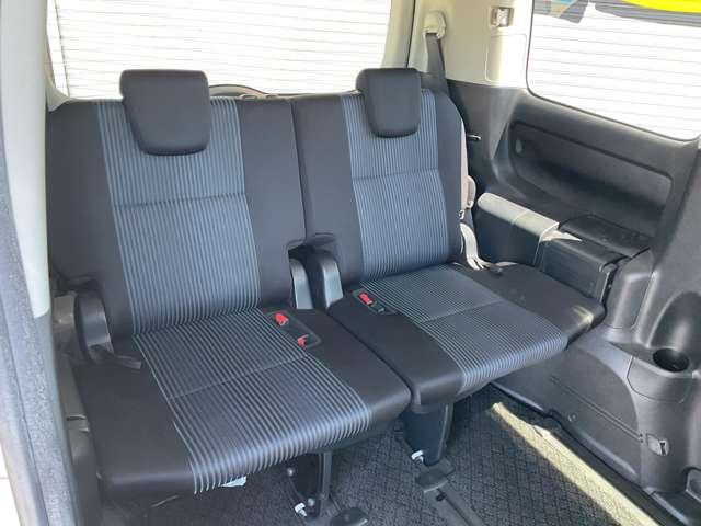 ノア Ｓｉ　自社　ローン　信用回復ローン　純正ＳＤナビ　フルセグＴＶ　Ｂｌｕｅｔｏｏｔｈ　ステアリングリモコン　バックカメラ　ＥＴＣ　両側電動スライドドア　プッシュスタート　ＬＥＤヘッドライト　オートライト　リア（22枚目）