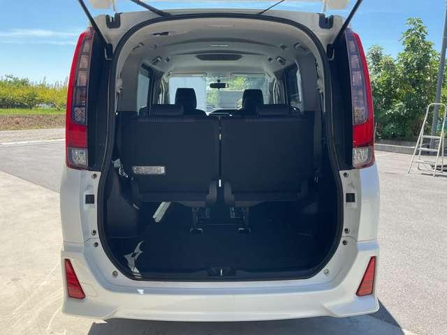 ノア Ｓｉ　自社　ローン　信用回復ローン　純正ＳＤナビ　フルセグＴＶ　Ｂｌｕｅｔｏｏｔｈ　ステアリングリモコン　バックカメラ　ＥＴＣ　両側電動スライドドア　プッシュスタート　ＬＥＤヘッドライト　オートライト　リア（23枚目）