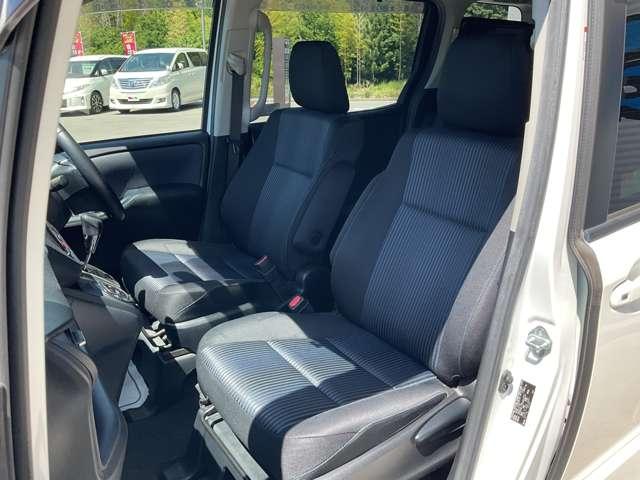 ノア Ｓｉ　自社　ローン　信用回復ローン　純正ＳＤナビ　フルセグＴＶ　Ｂｌｕｅｔｏｏｔｈ　ステアリングリモコン　バックカメラ　ＥＴＣ　両側電動スライドドア　プッシュスタート　ＬＥＤヘッドライト　オートライト　リア（28枚目）