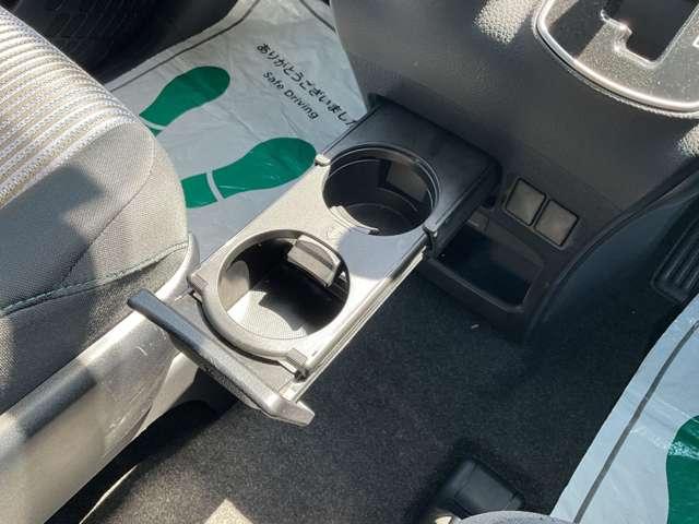 ノア Ｓｉ　自社　ローン　信用回復ローン　純正ＳＤナビ　フルセグＴＶ　Ｂｌｕｅｔｏｏｔｈ　ステアリングリモコン　バックカメラ　ＥＴＣ　両側電動スライドドア　プッシュスタート　ＬＥＤヘッドライト　オートライト　リア（40枚目）