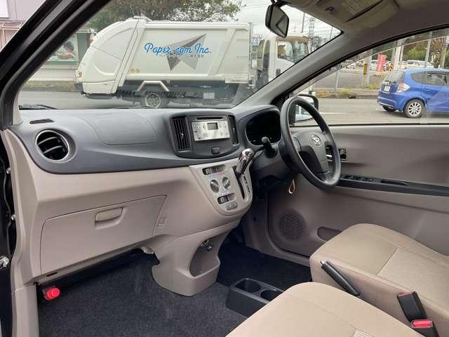 Ｄａｓｈは女性の方でも安心してご来店頂けるような、明るくて綺麗な事務所です。お客様の担当は、全て経験豊富な弊社社員が務めさせていただきますので、お車のことなら何でもご相談下さいませ！