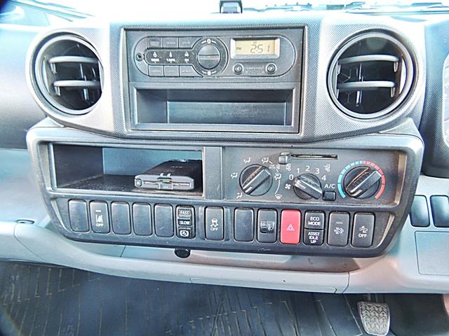 トヨエース 　２．０ｔ　極東開発アーム式パワーゲート付　プリクラッシュセーフティ　ＥＴＣ　荷台縞鋼板張り（21枚目）