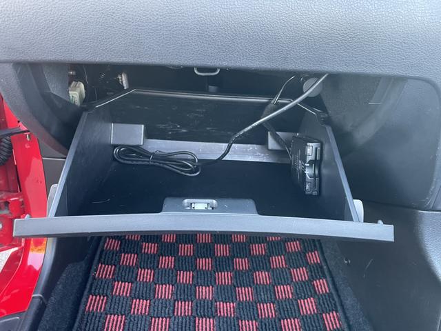 コペン アクティブトップ　ＥＴＣ　ＴＶ　ＨＩＤ　キーレスエントリー　シートヒーター　ＡＴ　盗難防止システム　ＡＢＳ　ＣＤ　ＤＶＤ再生　ＵＳＢ　Ｂｌｕｅｔｏｏｔｈ　アルミホイール　衝突安全ボディ　エアコン　パワーステアリング（24枚目）