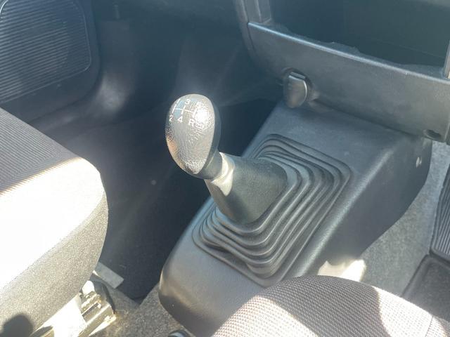 パジェロミニ ＶＲ　４ＷＤ　ＥＴＣ　ＴＶ　キーレスエントリー　電動格納ミラー　ＭＴ　盗難防止システム　ＡＢＳ　ＣＤ　ＤＶＤ再生　ルーフレール　アルミホイール　衝突安全ボディ　エアコン　パワーステアリング　パワーウィンドウ（7枚目）