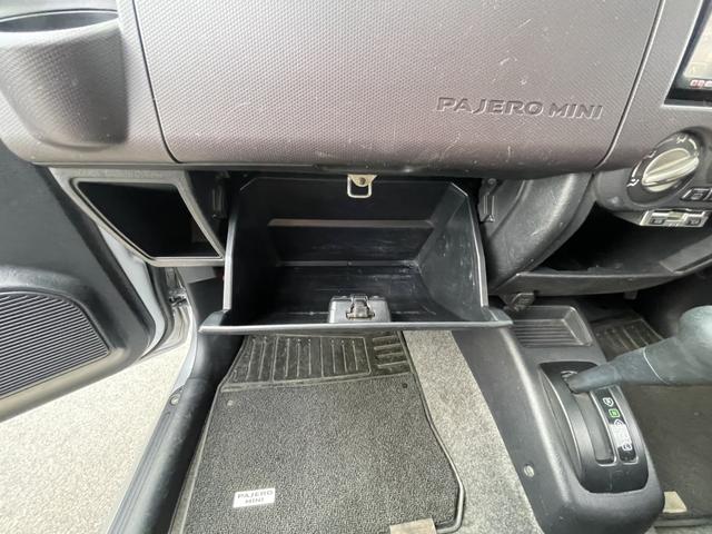 パジェロミニ ＶＲ　４ＷＤ　ＥＴＣ　ナビ　キーレスエントリー　電動格納ミラー　ＡＴ　盗難防止システム　ＡＢＳ　ＣＤ　ルーフレール　アルミホイール　衝突安全ボディ　エアコン　パワーステアリング　パワーウィンドウ（31枚目）