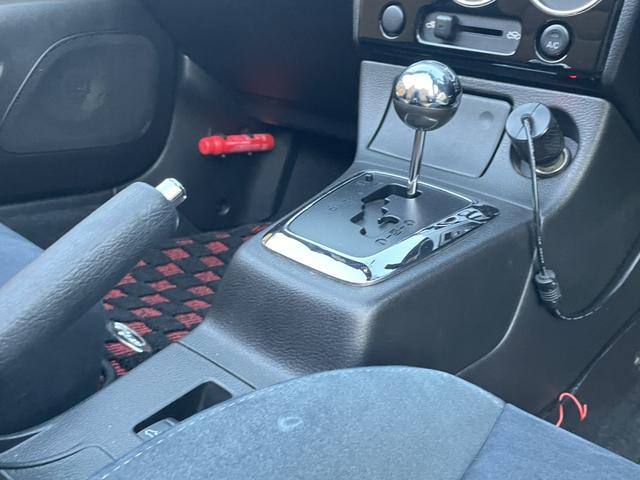 コペン アルティメットエディションＩＩ　オープンカー　ＥＴＣ　ナビ　ＴＶ　ＡＴ　キーレスエントリー　シートヒーター　アルミホイール　衝突安全ボディ　ＡＢＳ　ＣＤ　ＤＶＤ再生　ＵＳＢ　ミュージックプレイヤー接続可　Ｂｌｕｅｔｏｏｔｈ　エアコン（8枚目）