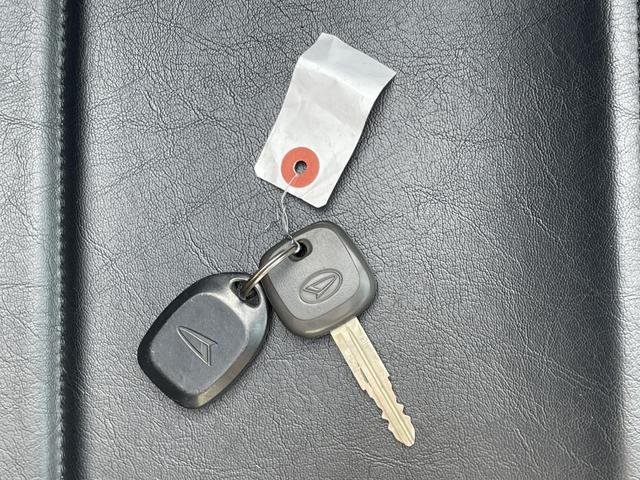 コペン アクティブトップ　ＥＴＣ　ナビ　ＴＶ　シートヒーター　ＡＴ　ＡＢＳ　ＣＤ　ＤＶＤ再生　ＵＳＢ　アルミホイール　衝突安全ボディ　エアコン　パワーステアリング（11枚目）