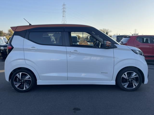 デイズ ハイウェイスター　Ｇターボ　ドライブレコーダー　ＥＴＣ　全周囲カメラ　ナビ　ＴＶ　クリアランスソナー　オートクルーズコントロール　衝突被害軽減システム　オートライト　ＬＥＤヘッドランプ　スマートキー　電動格納ミラー　ベンチシート（16枚目）