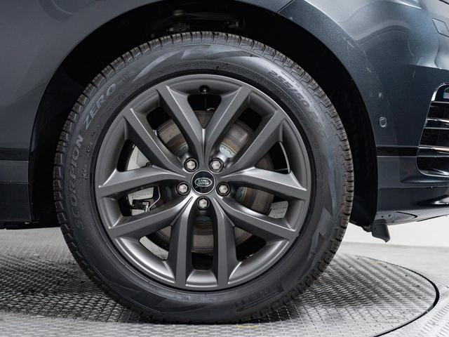 レンジローバーヴェラール ダイナミック　ＳＥ　Ｐ４００ｅ　認定中古車　ガラスルーフ　コールドクライメートパック　シートヒーター　シートクーラー　ハンドルヒーター（6枚目）