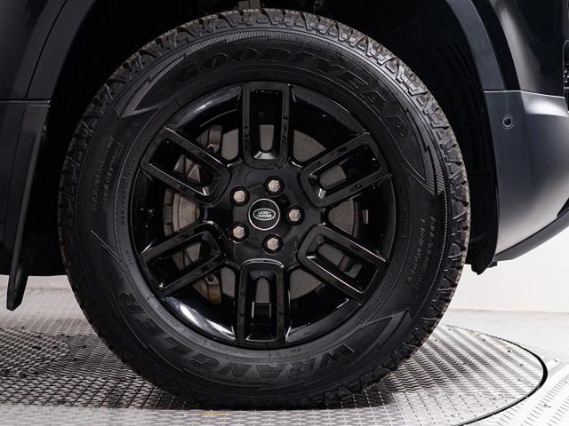 ディフェンダー １１０Ｓ　Ｄ３００　認定中古車　スライディングパノラミックルーフ　全席シートヒーター　マッドフラップ　ブラックエクステリアパック　純正１９インチアルミ　プライバシーガラス　　スマートフォンパック　サラウンドビューカメラ（6枚目）