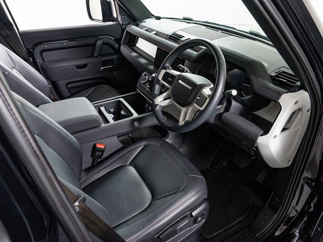 ディフェンダー １１０Ｓ　Ｄ３００　認定中古車　スライディングパノラミックルーフ　全席シートヒーター　マッドフラップ　ブラックエクステリアパック　純正１９インチアルミ　プライバシーガラス　　スマートフォンパック　サラウンドビューカメラ（13枚目）