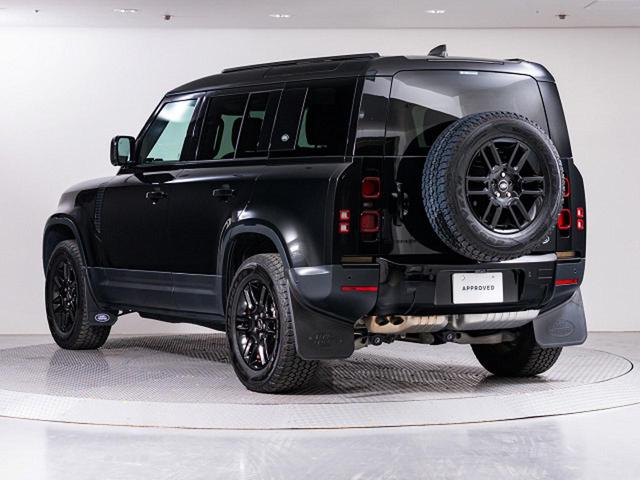 ディフェンダー １１０Ｓ　Ｄ３００　認定中古車　スライディングパノラミックルーフ　全席シートヒーター　マッドフラップ　ブラックエクステリアパック　純正１９インチアルミ　プライバシーガラス　　スマートフォンパック　サラウンドビューカメラ（28枚目）