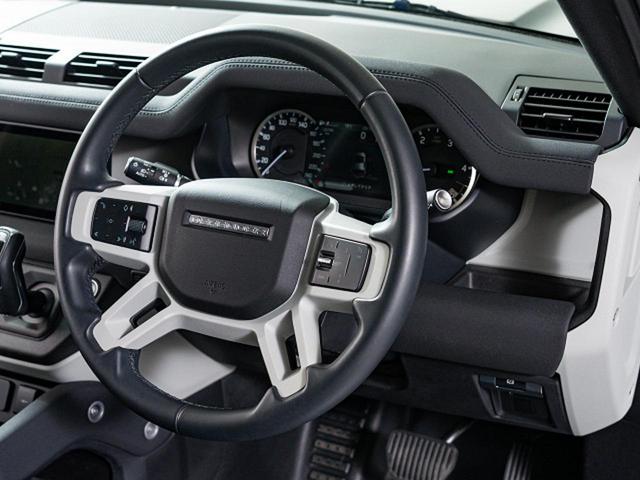 ディフェンダー １１０Ｓ　Ｄ３００　認定中古車　スライディングパノラミックルーフ　全席シートヒーター　マッドフラップ　ブラックエクステリアパック　純正１９インチアルミ　プライバシーガラス　　スマートフォンパック　サラウンドビューカメラ（36枚目）