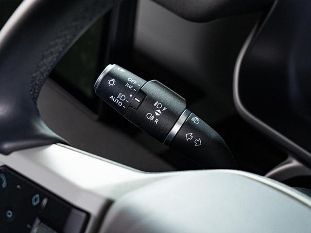 ディフェンダー １１０Ｓ　Ｄ３００　認定中古車　スライディングパノラミックルーフ　全席シートヒーター　マッドフラップ　ブラックエクステリアパック　純正１９インチアルミ　プライバシーガラス　　スマートフォンパック　サラウンドビューカメラ（37枚目）