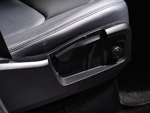 ディフェンダー １１０Ｓ　Ｄ３００　認定中古車　スライディングパノラミックルーフ　全席シートヒーター　マッドフラップ　ブラックエクステリアパック　純正１９インチアルミ　プライバシーガラス　　スマートフォンパック　サラウンドビューカメラ（39枚目）