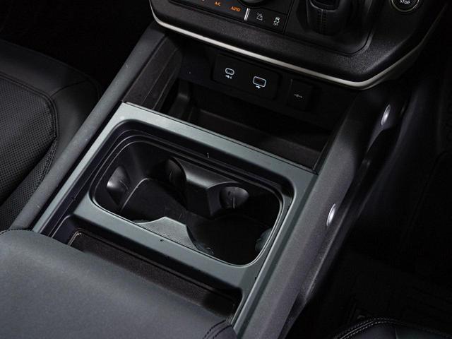 ディフェンダー １１０Ｓ　Ｄ３００　認定中古車　スライディングパノラミックルーフ　全席シートヒーター　マッドフラップ　ブラックエクステリアパック　純正１９インチアルミ　プライバシーガラス　　スマートフォンパック　サラウンドビューカメラ（43枚目）