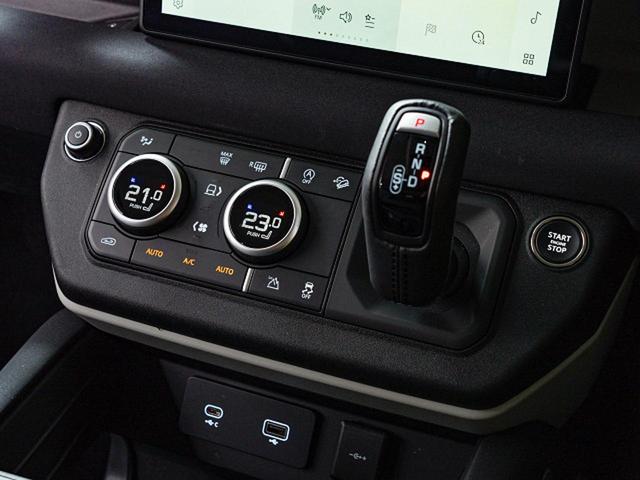 ディフェンダー １１０Ｓ　Ｄ３００　認定中古車　スライディングパノラミックルーフ　全席シートヒーター　マッドフラップ　ブラックエクステリアパック　純正１９インチアルミ　プライバシーガラス　　スマートフォンパック　サラウンドビューカメラ（45枚目）