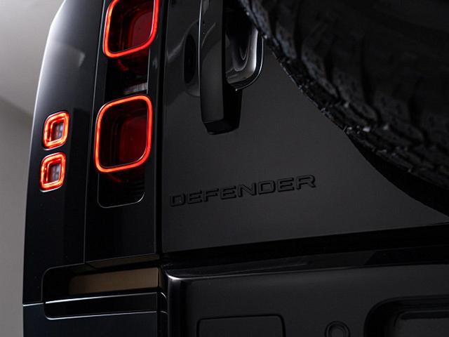 ディフェンダー １１０Ｓ　Ｄ３００　認定中古車　スライディングパノラミックルーフ　全席シートヒーター　マッドフラップ　ブラックエクステリアパック　純正１９インチアルミ　プライバシーガラス　　スマートフォンパック　サラウンドビューカメラ（57枚目）