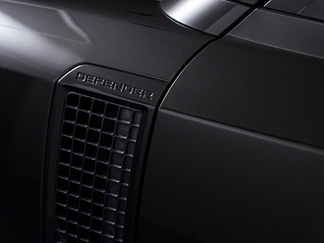 ディフェンダー １１０Ｓ　Ｄ３００　認定中古車　スライディングパノラミックルーフ　全席シートヒーター　マッドフラップ　ブラックエクステリアパック　純正１９インチアルミ　プライバシーガラス　　スマートフォンパック　サラウンドビューカメラ（59枚目）