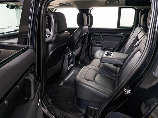 ディフェンダー １１０Ｓ　Ｄ３００　認定中古車　スライディングパノラミックルーフ　全席シートヒーター　マッドフラップ　ブラックエクステリアパック　純正１９インチアルミ　プライバシーガラス　　スマートフォンパック　サラウンドビューカメラ（61枚目）