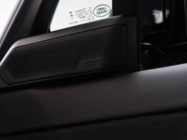 レンジローバースポーツ ＳＶエディションワン　認定中古車　スライディングサンルーフ　ノイズキャンセリング機能　シートマッサージ　２３インチアルミ　ヘッドアップディスプレイ　パワーテールゲート　カーボン　パドルシフト　３Ｄサラウンドカメラ（8枚目）