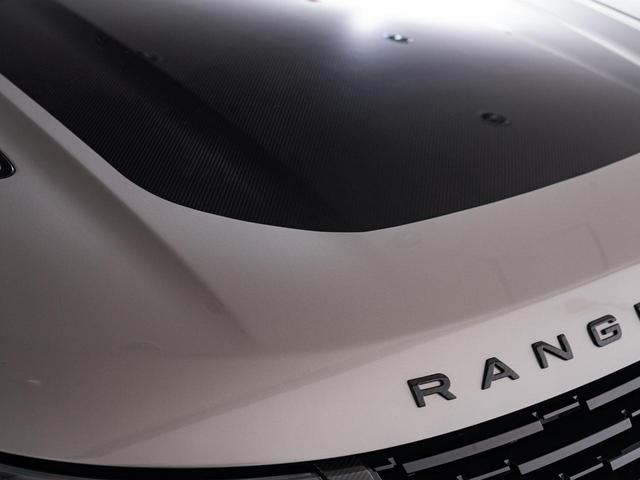 レンジローバースポーツ ＳＶエディションワン　認定中古車　スライディングサンルーフ　ノイズキャンセリング機能　シートマッサージ　２３インチアルミ　ヘッドアップディスプレイ　パワーテールゲート　カーボン　パドルシフト　３Ｄサラウンドカメラ（19枚目）