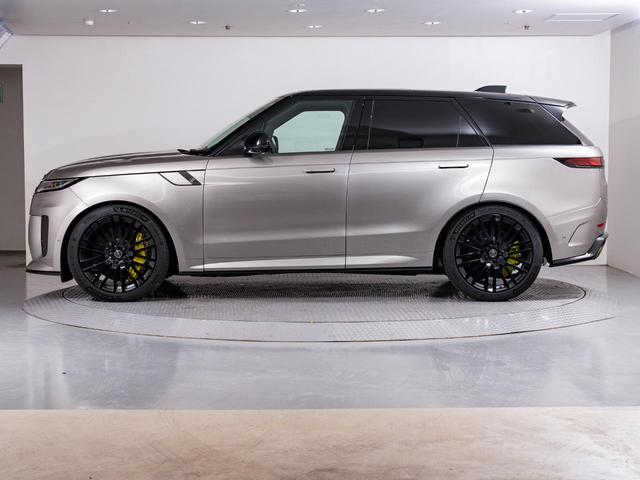 レンジローバースポーツ ＳＶエディションワン　認定中古車　スライディングサンルーフ　ノイズキャンセリング機能　シートマッサージ　２３インチアルミ　ヘッドアップディスプレイ　パワーテールゲート　カーボン　パドルシフト　３Ｄサラウンドカメラ（26枚目）