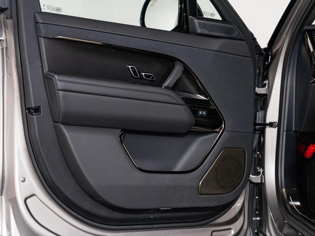 レンジローバースポーツ ＳＶエディションワン　認定中古車　スライディングサンルーフ　ノイズキャンセリング機能　シートマッサージ　２３インチアルミ　ヘッドアップディスプレイ　パワーテールゲート　カーボン　パドルシフト　３Ｄサラウンドカメラ（32枚目）