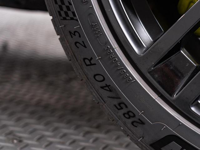 レンジローバースポーツ ＳＶエディションワン　認定中古車　スライディングサンルーフ　ノイズキャンセリング機能　シートマッサージ　２３インチアルミ　ヘッドアップディスプレイ　パワーテールゲート　カーボン　パドルシフト　３Ｄサラウンドカメラ（36枚目）