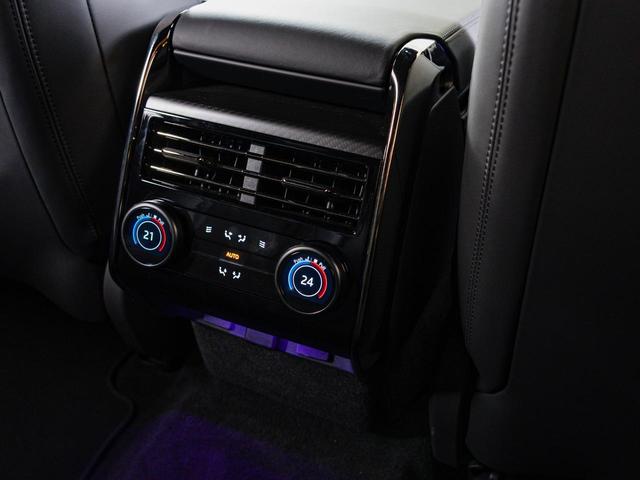 レンジローバースポーツ ＳＶエディションワン　認定中古車　スライディングサンルーフ　ノイズキャンセリング機能　シートマッサージ　２３インチアルミ　ヘッドアップディスプレイ　パワーテールゲート　カーボン　パドルシフト　３Ｄサラウンドカメラ（40枚目）