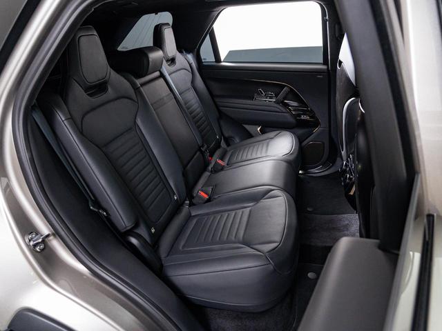 レンジローバースポーツ ＳＶエディションワン　認定中古車　スライディングサンルーフ　ノイズキャンセリング機能　シートマッサージ　２３インチアルミ　ヘッドアップディスプレイ　パワーテールゲート　カーボン　パドルシフト　３Ｄサラウンドカメラ（42枚目）