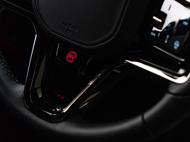 レンジローバースポーツ ＳＶエディションワン　認定中古車　スライディングサンルーフ　ノイズキャンセリング機能　シートマッサージ　２３インチアルミ　ヘッドアップディスプレイ　パワーテールゲート　カーボン　パドルシフト　３Ｄサラウンドカメラ（50枚目）