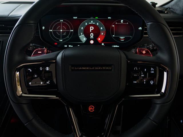 レンジローバースポーツ ＳＶエディションワン　認定中古車　スライディングサンルーフ　ノイズキャンセリング機能　シートマッサージ　２３インチアルミ　ヘッドアップディスプレイ　パワーテールゲート　カーボン　パドルシフト　３Ｄサラウンドカメラ（70枚目）