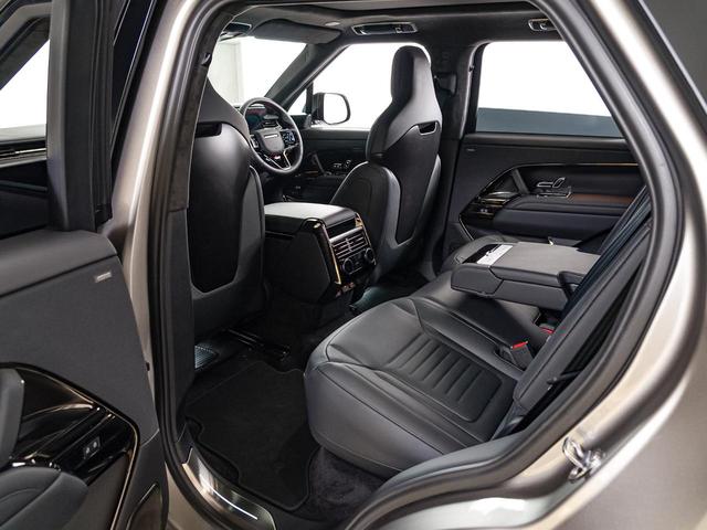 レンジローバースポーツ ＳＶエディションワン　認定中古車　スライディングサンルーフ　ノイズキャンセリング機能　シートマッサージ　２３インチアルミ　ヘッドアップディスプレイ　パワーテールゲート　カーボン　パドルシフト　３Ｄサラウンドカメラ（74枚目）