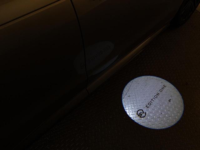 レンジローバースポーツ ＳＶエディションワン　認定中古車　スライディングサンルーフ　ノイズキャンセリング機能　シートマッサージ　２３インチアルミ　ヘッドアップディスプレイ　パワーテールゲート　カーボン　パドルシフト　３Ｄサラウンドカメラ（77枚目）