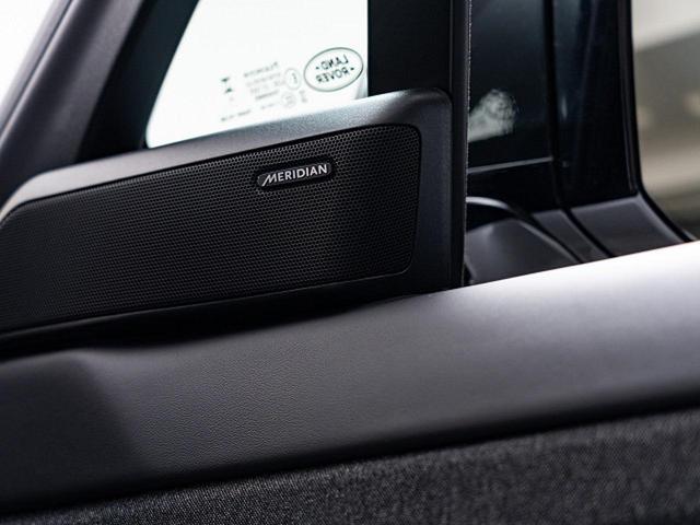 ＭＥＲＩＤＩＡＮは英国のプレミアムオーディオブランドです。重低音から高音域までしっかりと再現でき、コンサートのような臨場感溢れる音響空間を実現します。どうぞ店頭にてご体感ください。