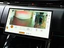 ボディの目立たない位置に設置された4台のデジタルカメラにより、車の周囲360度のオーバーヘッドビュー表示。それぞれのカメラを単独もしくは2か所表示することも可能。狭い場所や出入口なども安心できます!