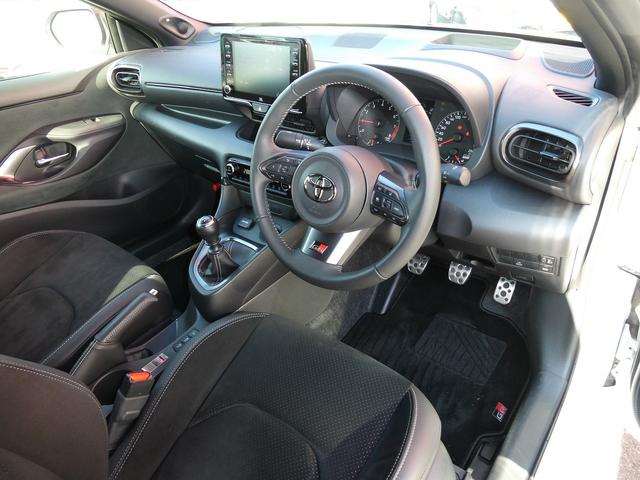 ＧＲヤリス ＲＺ　ハイパフォーマンス　ワンオーナー　禁煙車　ＪＢＬサウンド　プリクラッシュセーフティクルーズ　バックモニターフルセグＴＶ　４ＷＤ　ブラインドスポットモニター　社外マフラー　ＬＥＤヘッドライト　フォグランプ（43枚目）