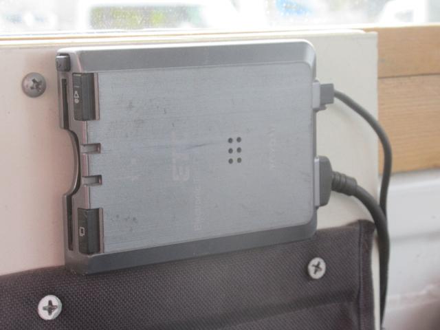 アクティトラック タウン 4WD/車検R9.2月/5速MT/三方開き/ETC/荷台作業灯/キーレスキー/純正CDオーディオ/エアコン/パワステ/パワーウィンドウ(53枚目)